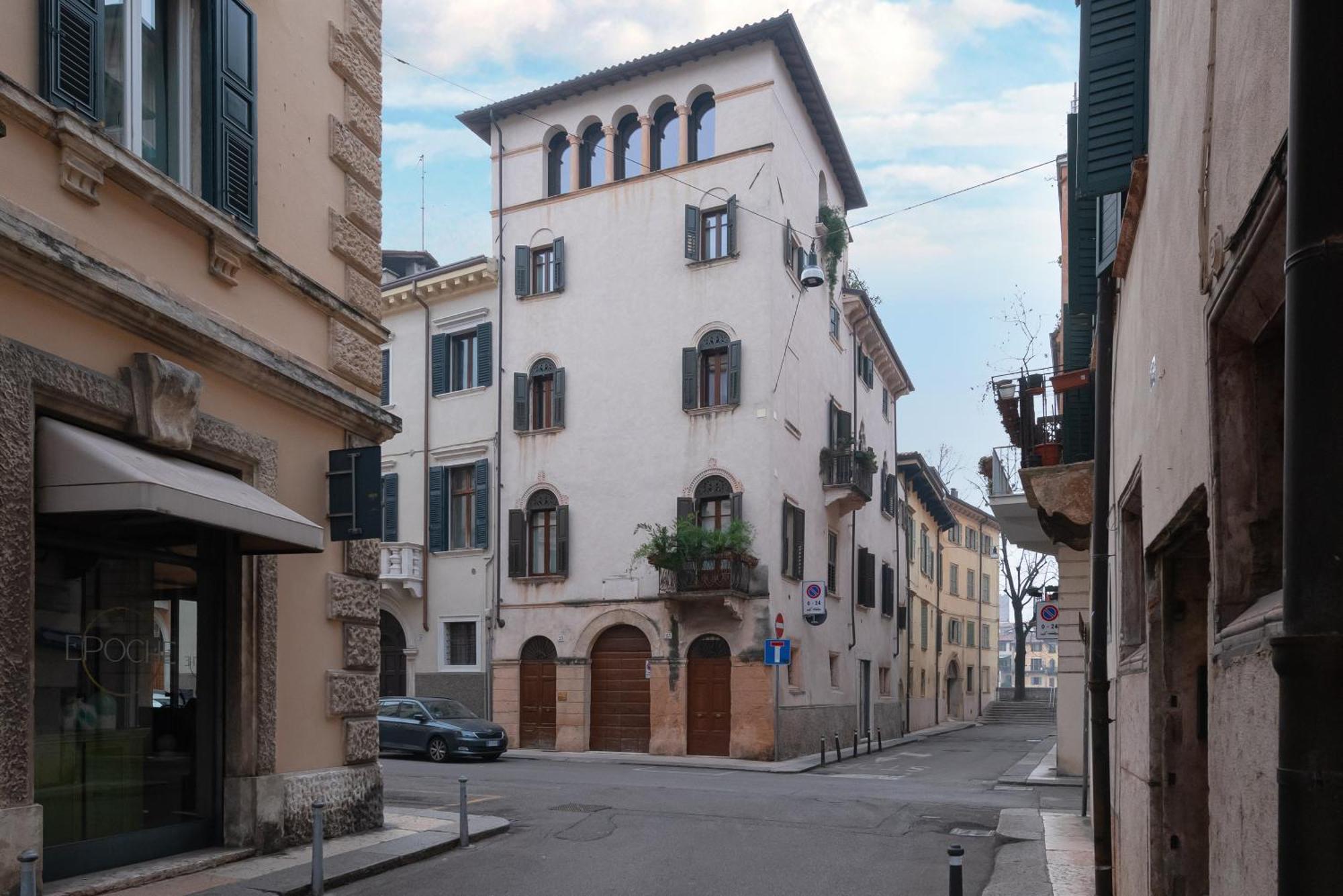 Residenza Roccamaggiore Verona Luaran gambar