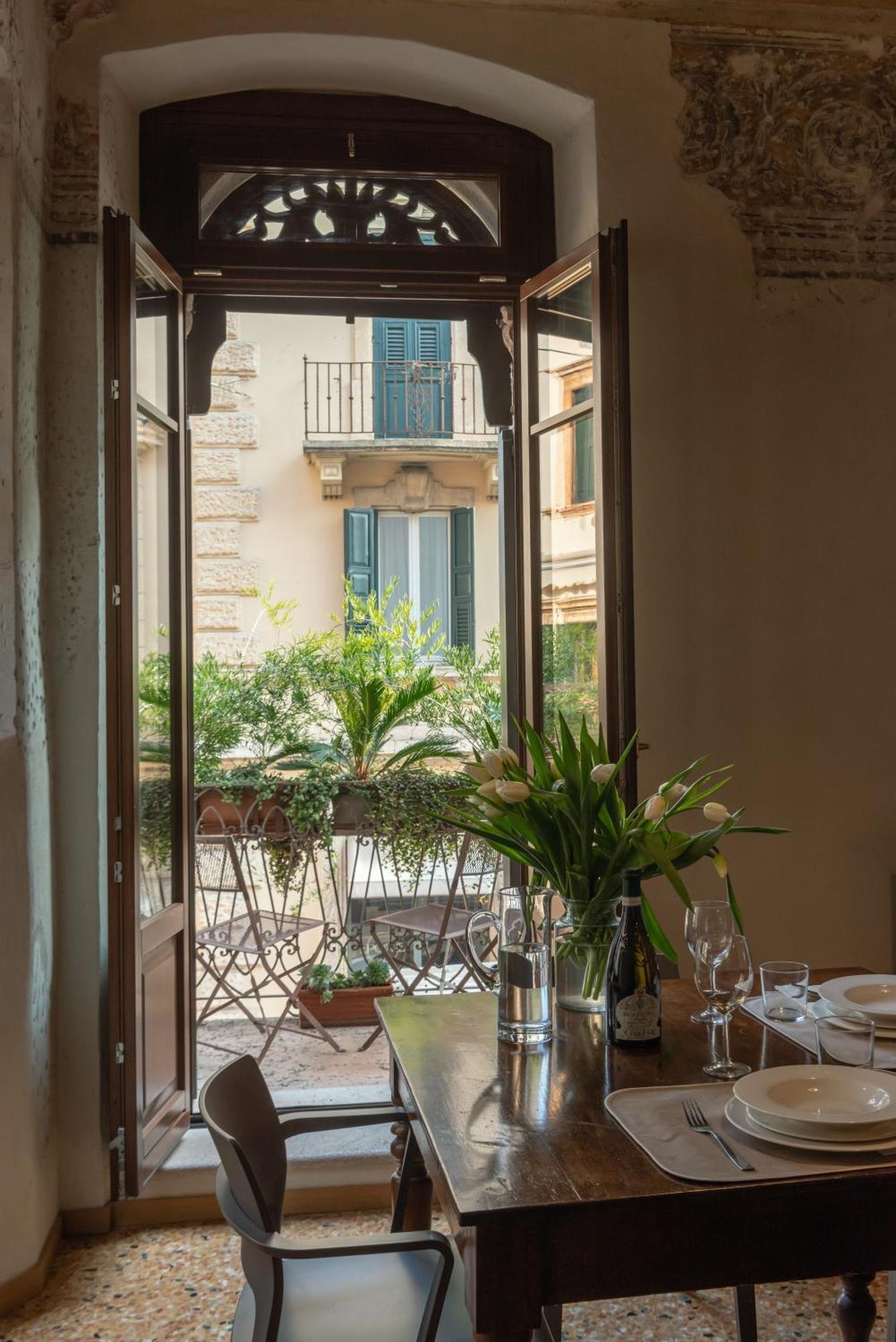 Residenza Roccamaggiore Verona Luaran gambar